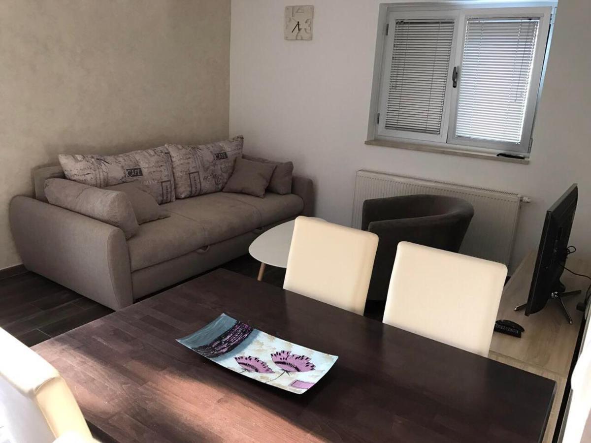 Apartmani Iva Vir Eksteriør bilde