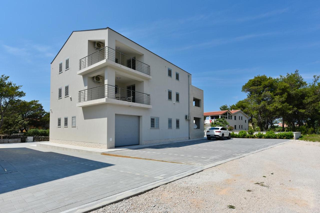 Apartmani Iva Vir Eksteriør bilde