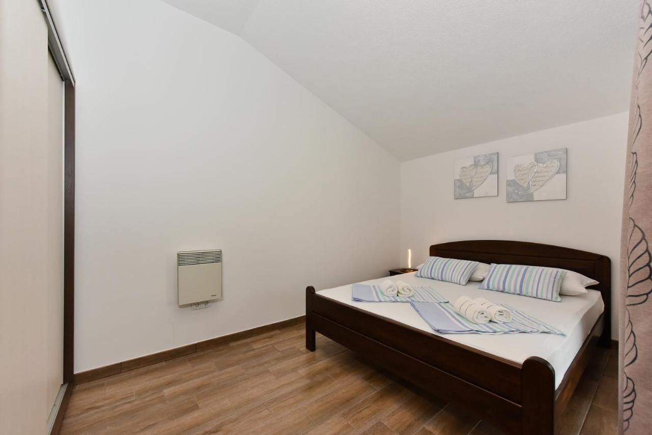 Apartmani Iva Vir Eksteriør bilde